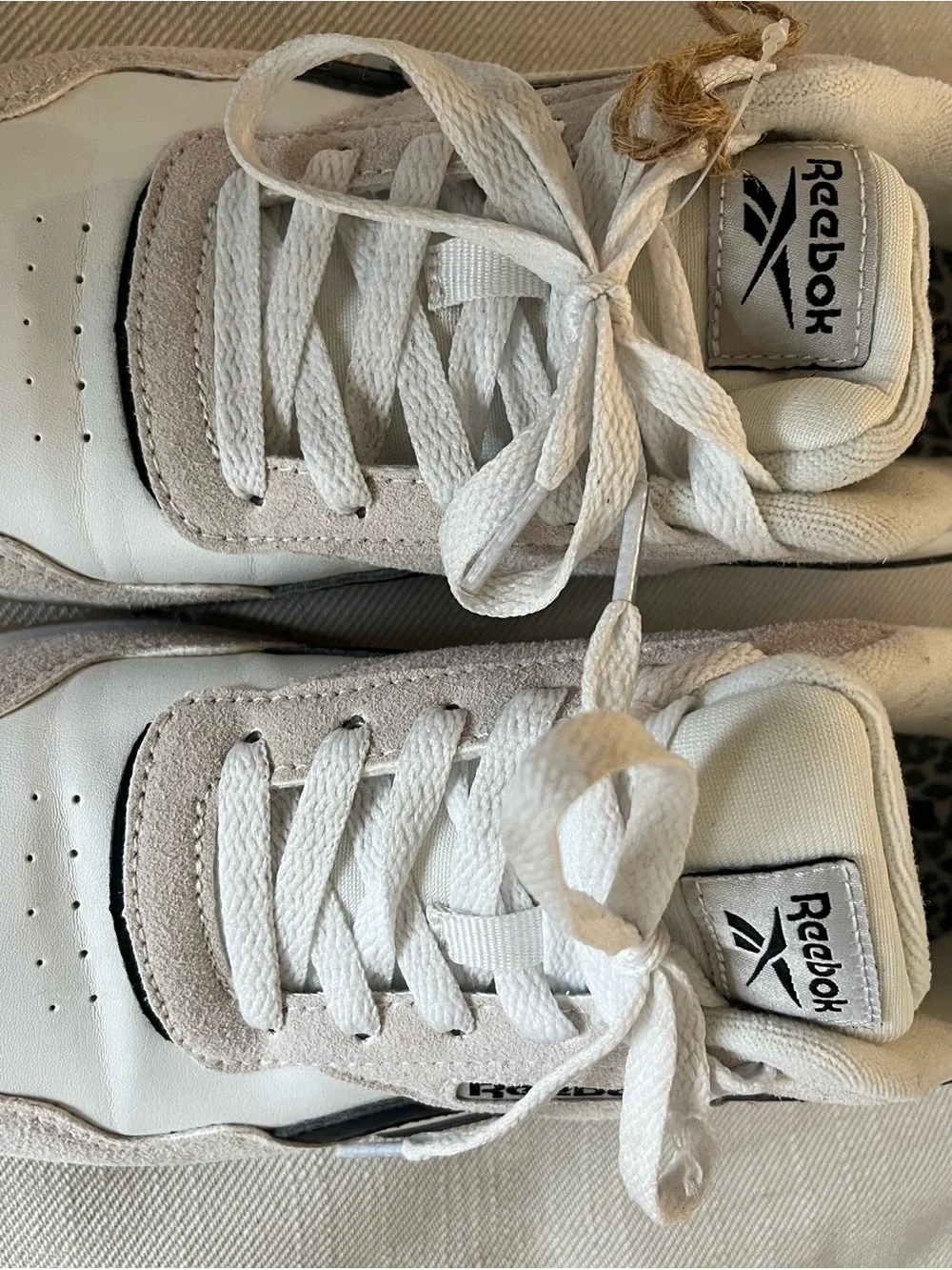 Reebok Ladies white sneakers. Size 8.5 (like new)